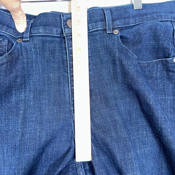 Levi's Jeans Women's 14 Blue Denim Stretch 5-Pocket Classic Straight Leg Zip Fly - Picture 9 of 13